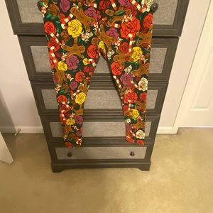 Christmas lularoe leggings worn 2 x